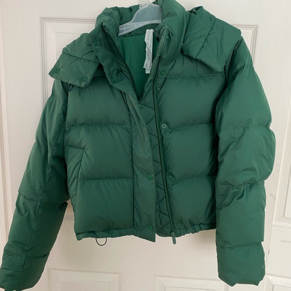 lululemon athletica Jackets & Blazers - Lululemon cropped Wunder Puff